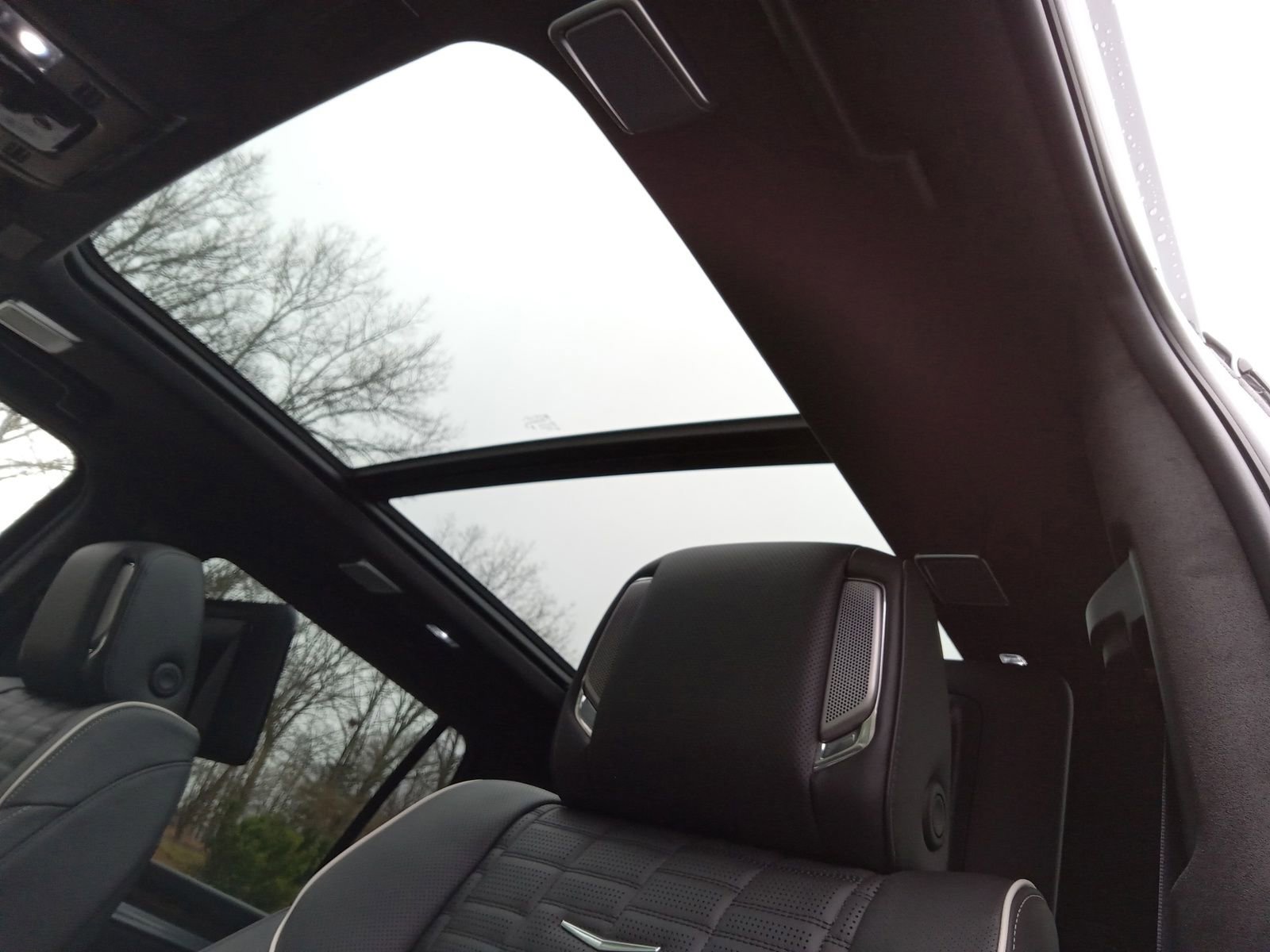 New 2026 Cadillac Escalade Platinum Sport w/ LPO, ONYX Package image 11