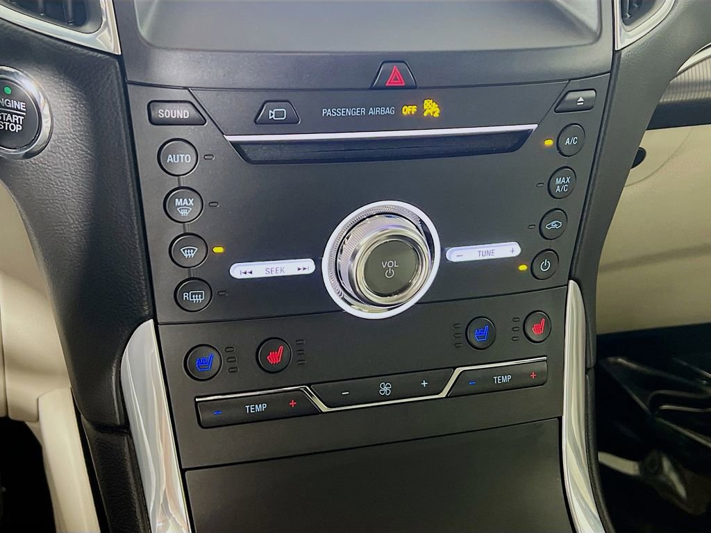 Used 2019 Ford Edge Titanium w/ Equipment Group 301A AWD/4WD image 14