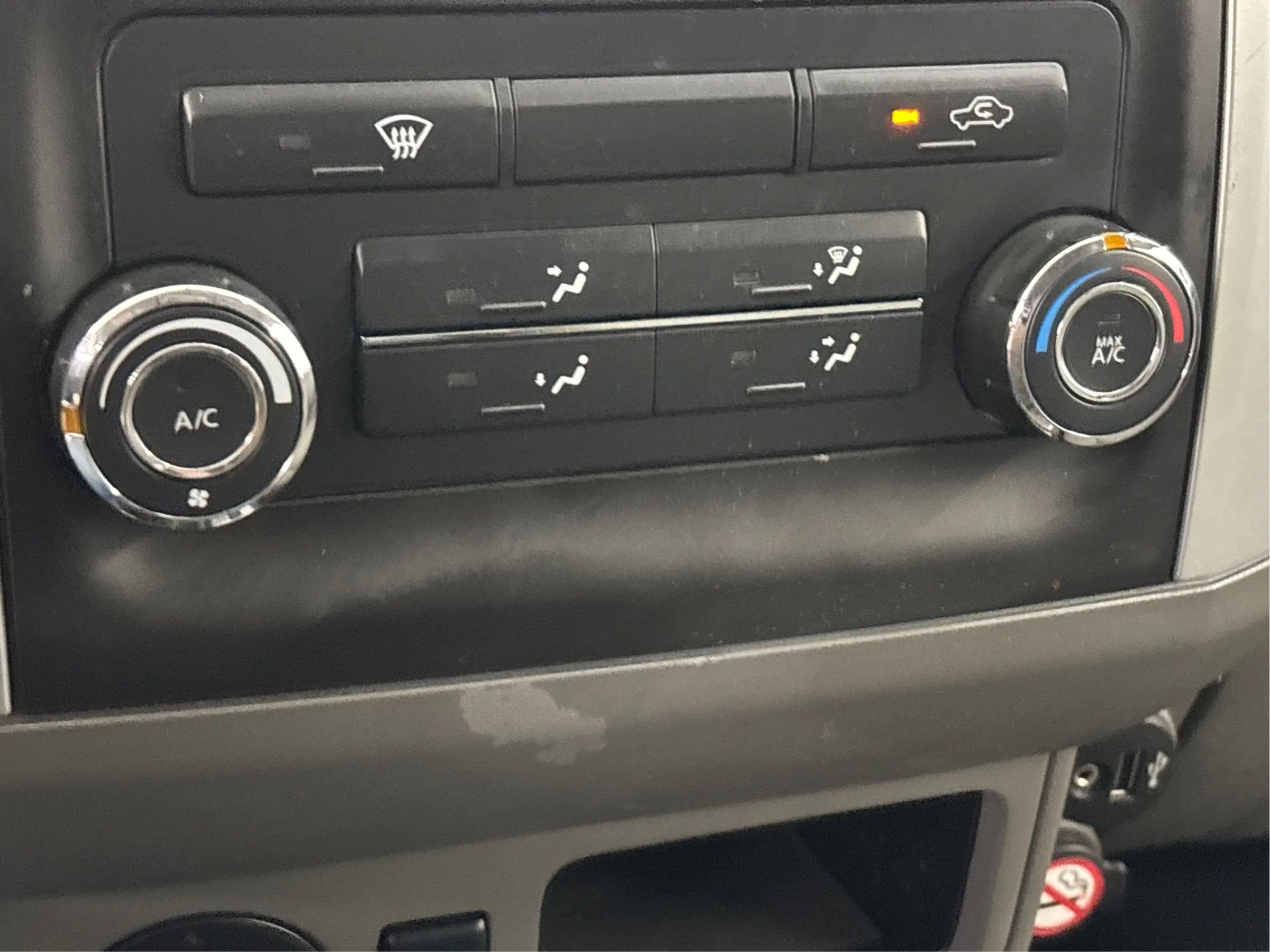 Used 2019 Nissan Frontier S image 37