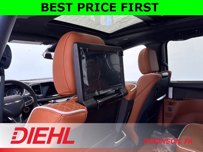 New 2026 Chrysler Pacifica Pinnacle image 24