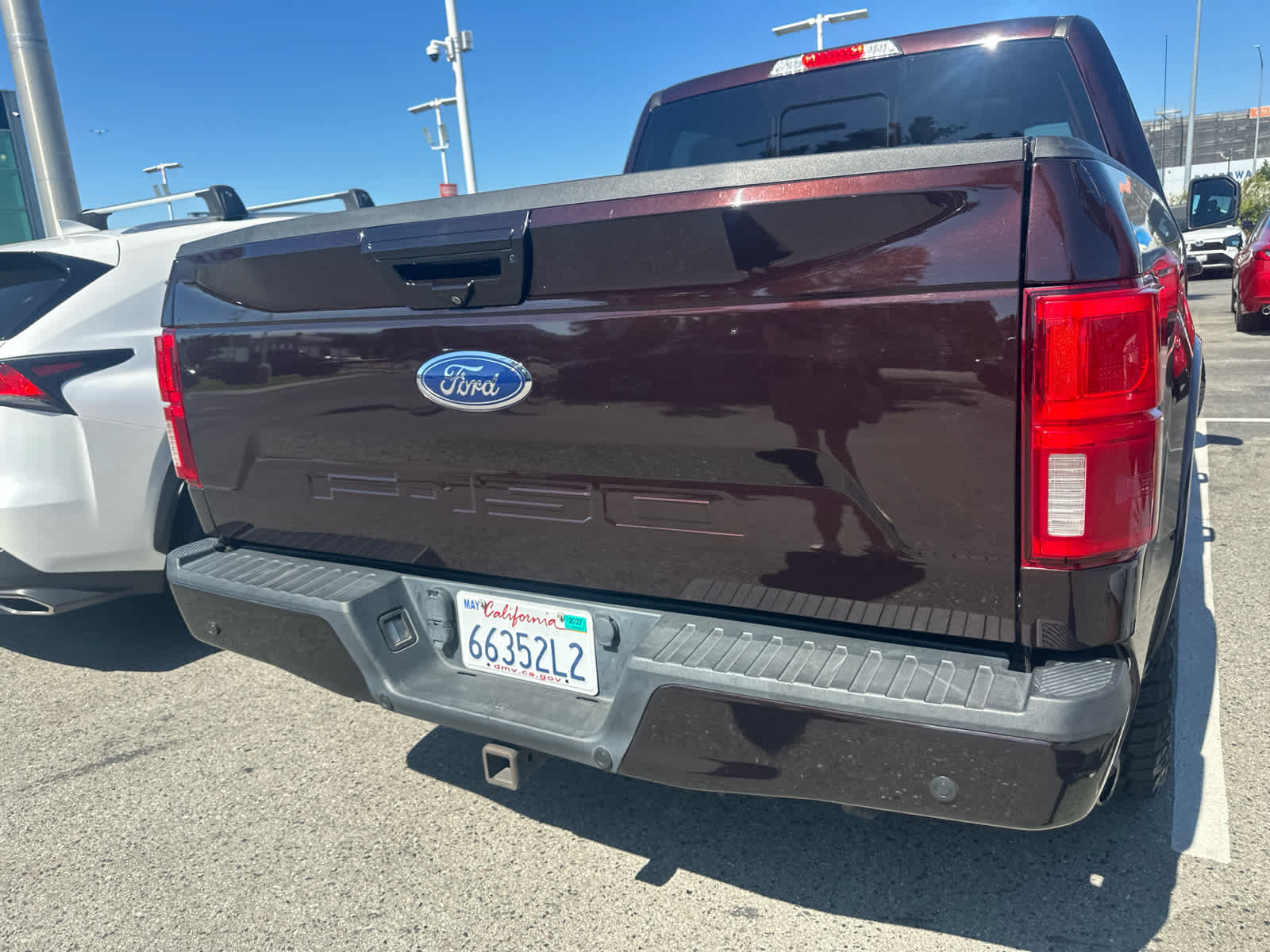 Used 2018 Ford F150 Lariat w/ Equipment Group 502A Luxury AWD/4WD image 12