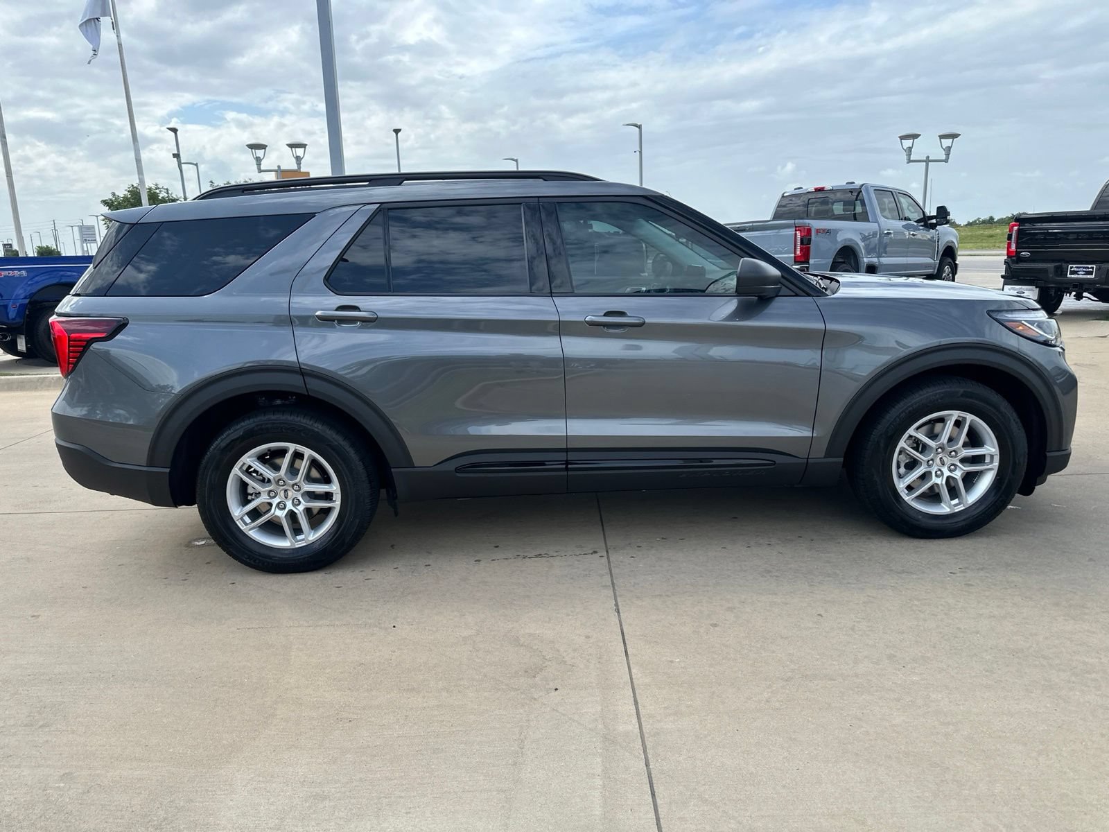 New 2026 Ford Explorer Active w/ Active Comfort Package RWD image 7
