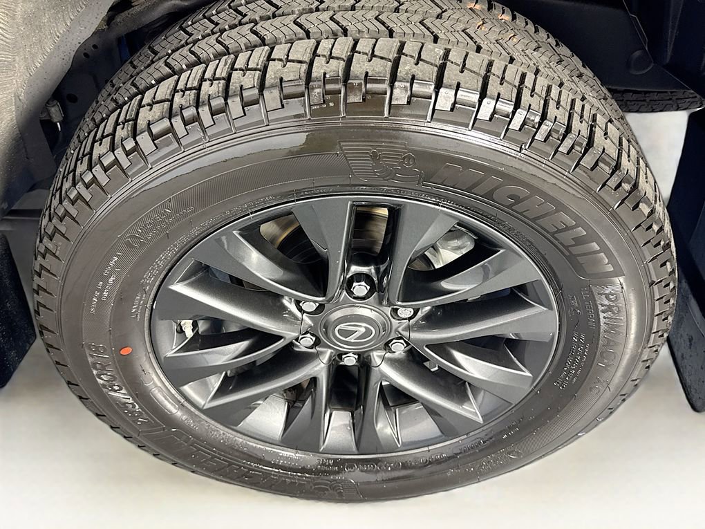 Used 2023 Lexus GX 460 Premium w/ Premium Package AWD/4WD image 34