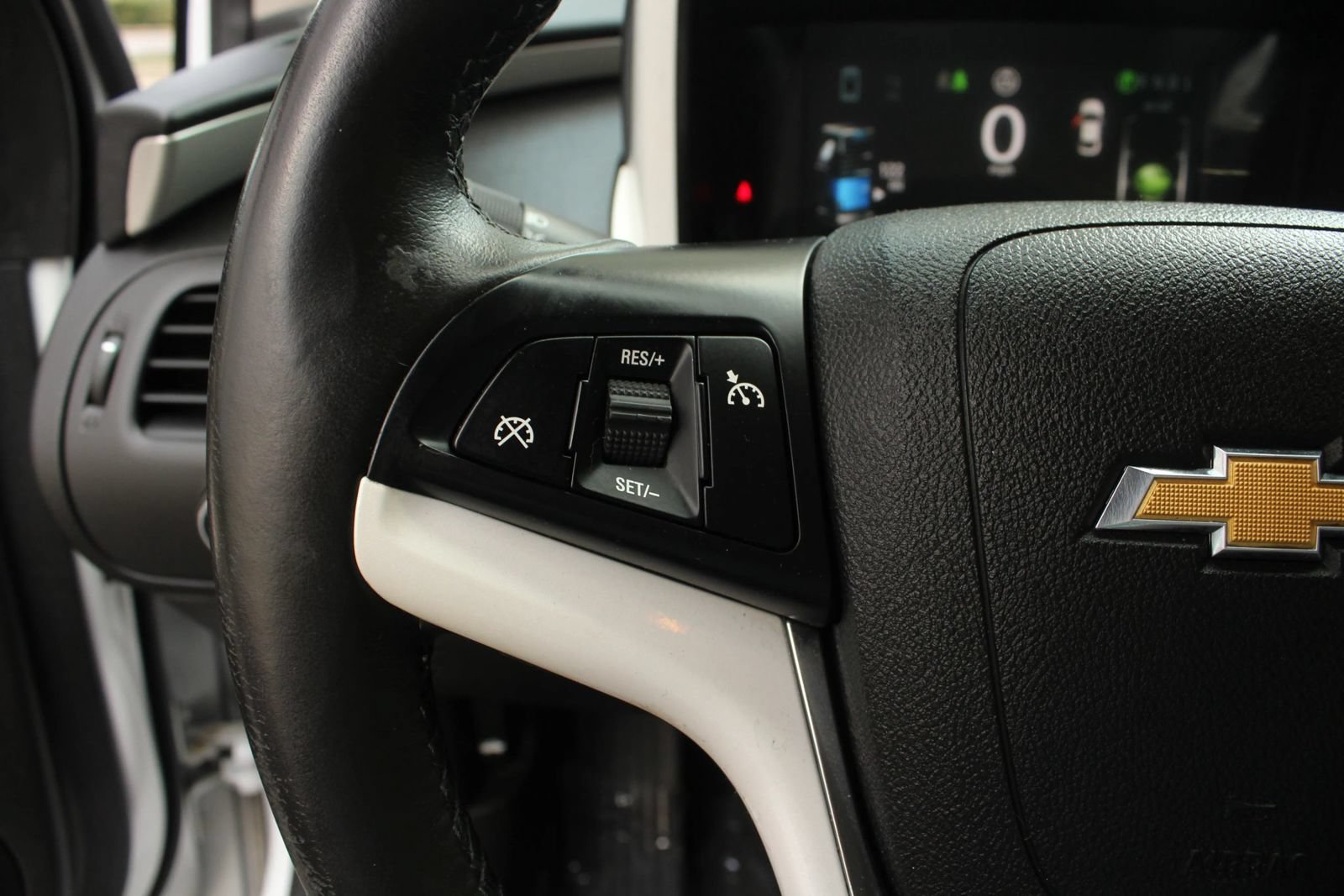 Used 2013 Chevrolet Volt w/ Enhanced Safety Package 1 FWD image 29