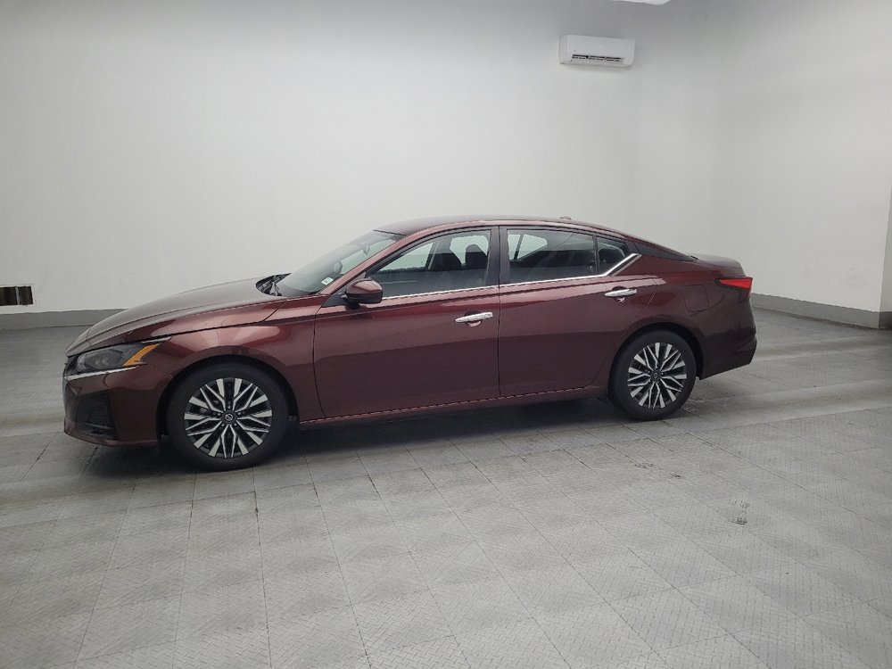 Used 2023 Nissan Altima 2.5 SV image 2