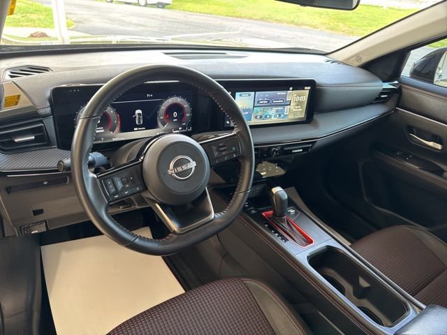 Used 2025 Nissan Kicks SR image 16