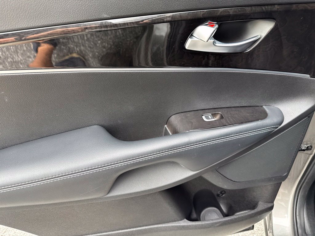 Used 2018 Kia Sorento FWD V6 image 13