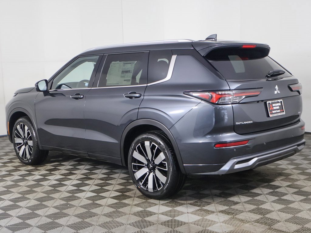 New 2026 Mitsubishi Outlander SEL image 14