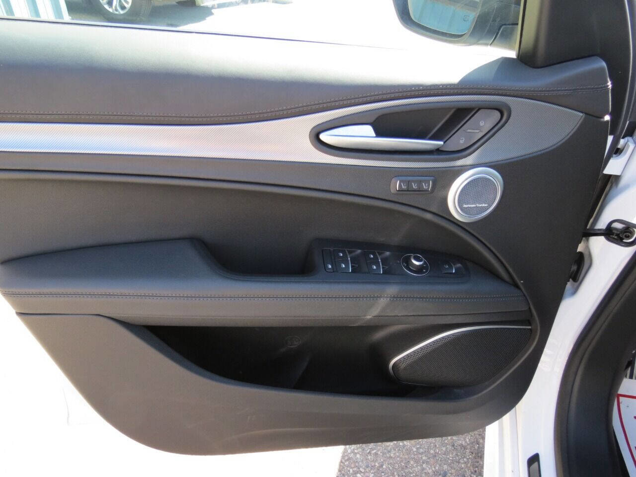 Used 2021 Alfa Romeo Stelvio Ti Sport image 9