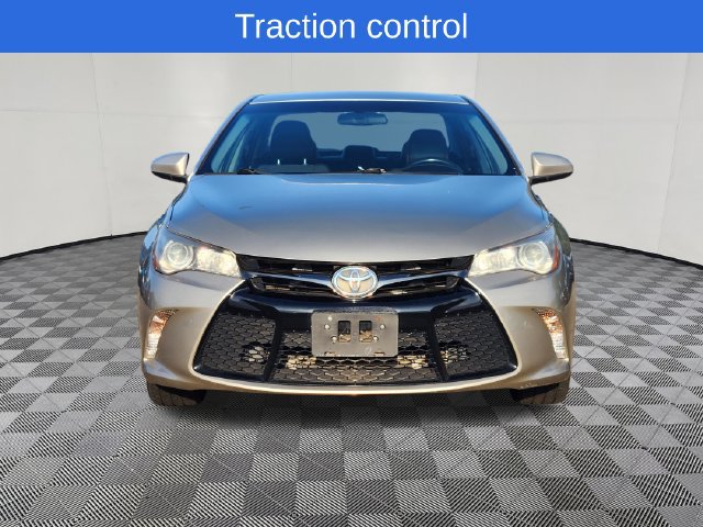 Used 2016 Toyota Camry SE FWD image 2