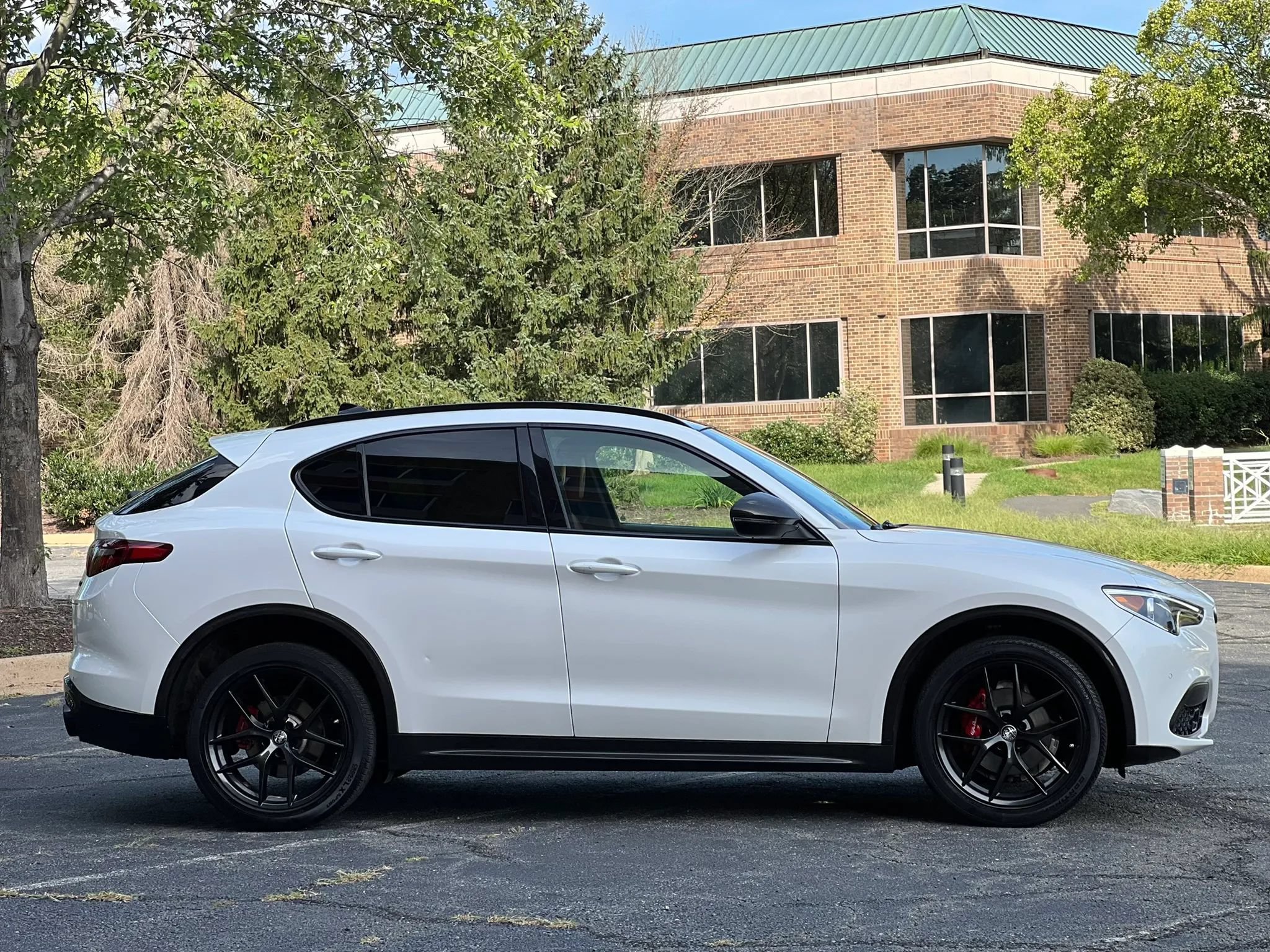 Used 2020 Alfa Romeo Stelvio Ti Sport AWD/4WD image 6