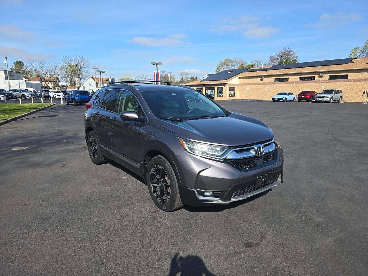 Used 2018 Honda CR-V Touring image 2