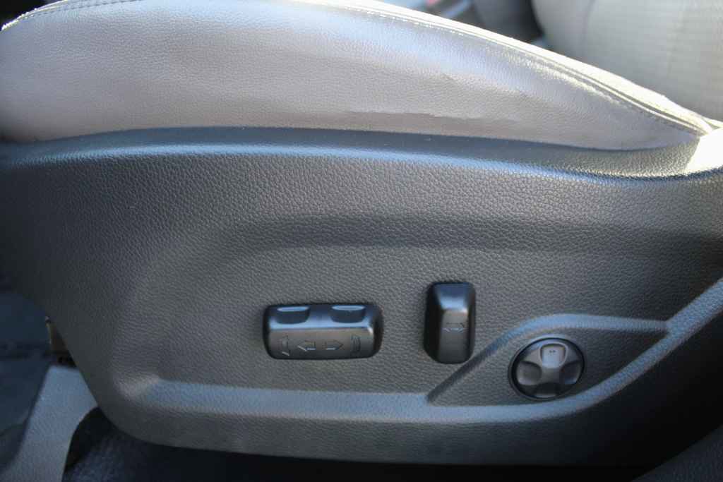 Used 2014 Hyundai Santa Fe Sport w/ Technology Package 04 FWD image 26