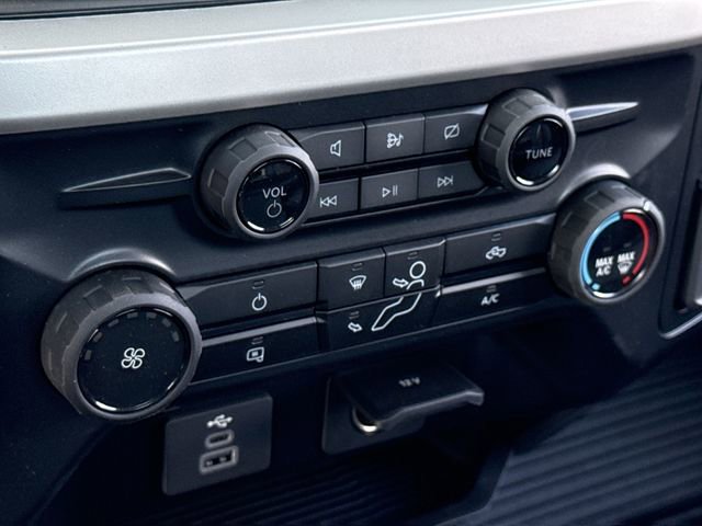 Used 2024 Ford F550 4x4 Regular Cab Super Duty image 21