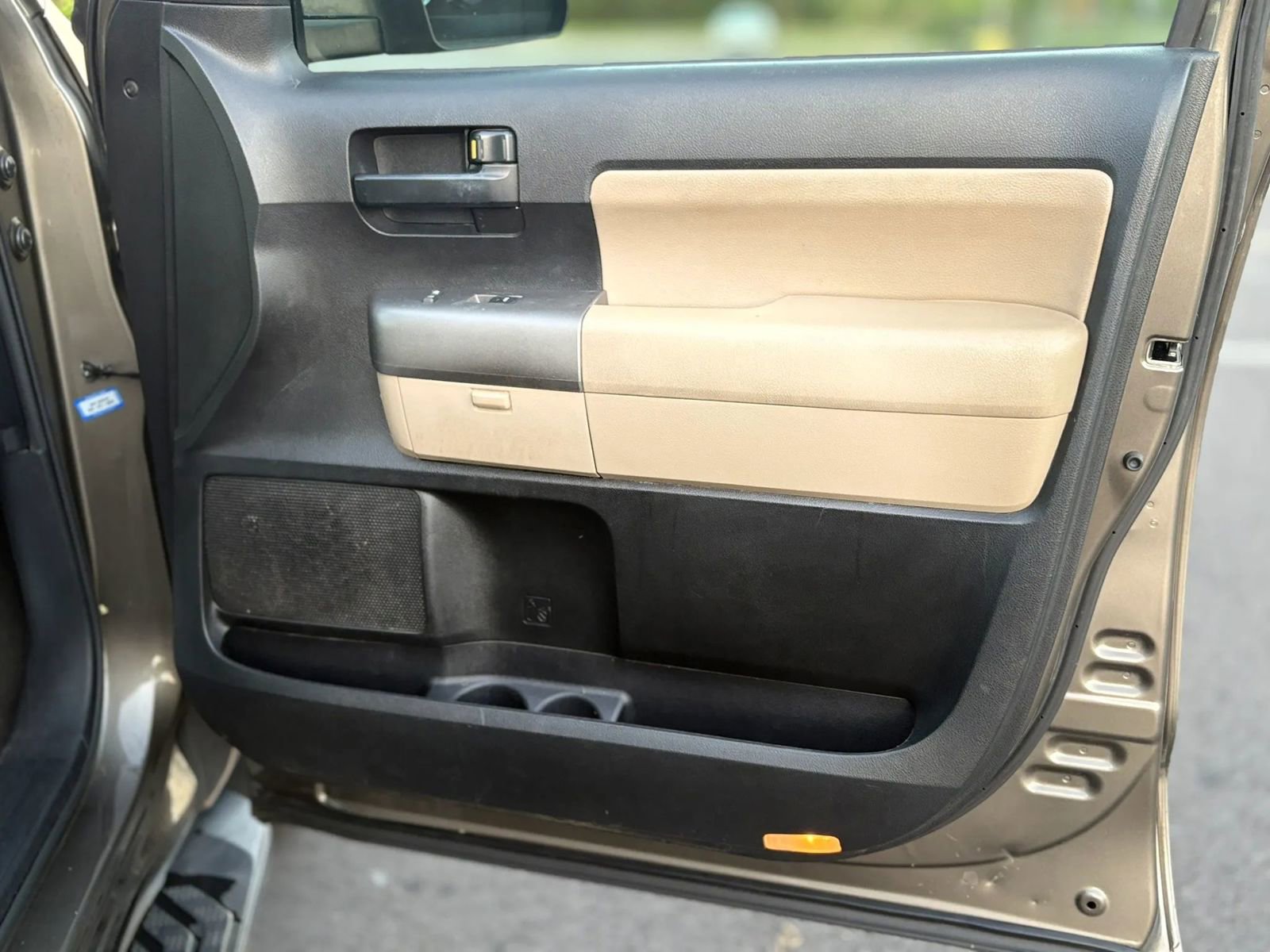 Used 2012 Toyota Sequoia SR5 RWD image 15