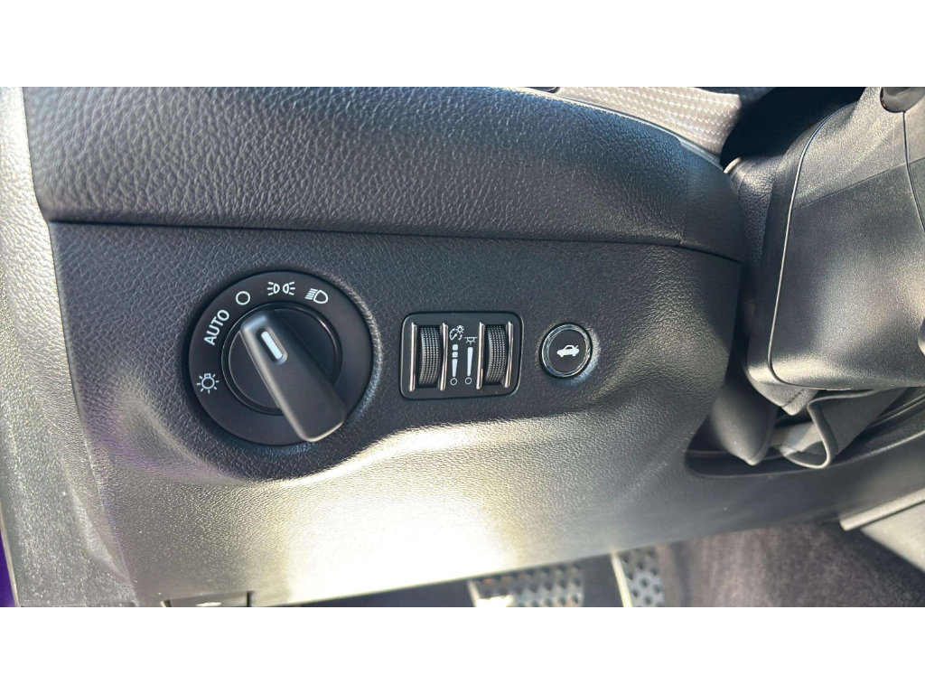 Used 2016 Dodge Challenger SRT Hellcat RWD image 27