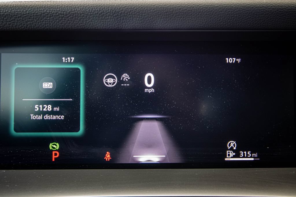 Certified 2025 Volkswagen Tiguan SE R-Line FWD image 39
