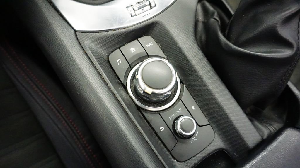 Used 2017 FIAT 124 Spider Abarth image 23