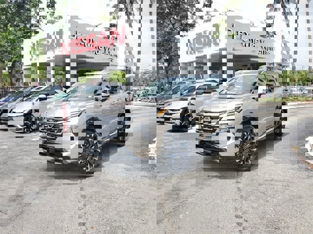 New 2025 Nissan Rogue Platinum w/ Tech Package image 16