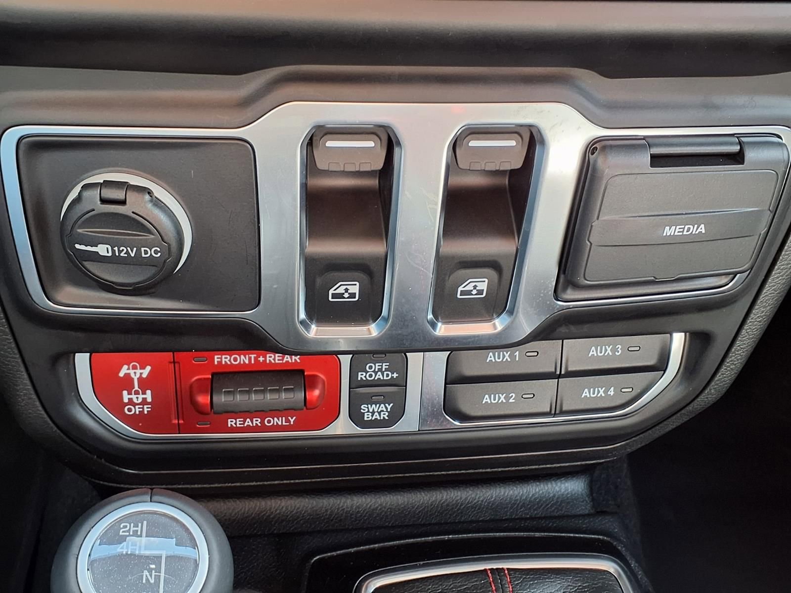 Used 2023 Jeep Wrangler Rubicon AWD/4WD image 16