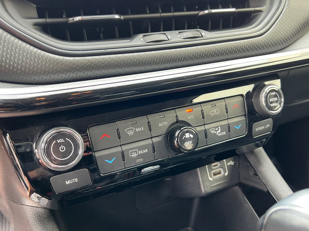 Used 2022 Jeep Compass Trailhawk w/ Trailhawk Convenience Group AWD/4WD image 19