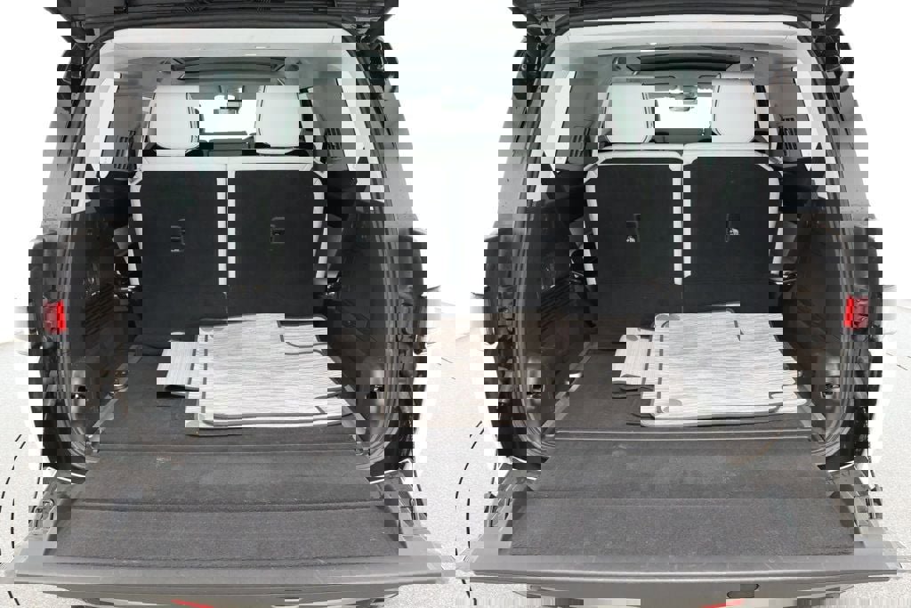 Used 2024 Rivian R1S Adventure image 24