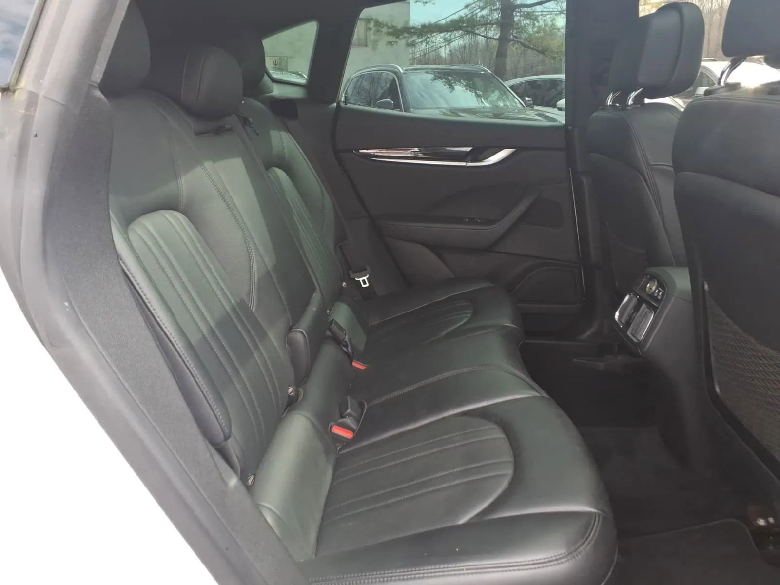 Used 2018 Maserati Levante image 15