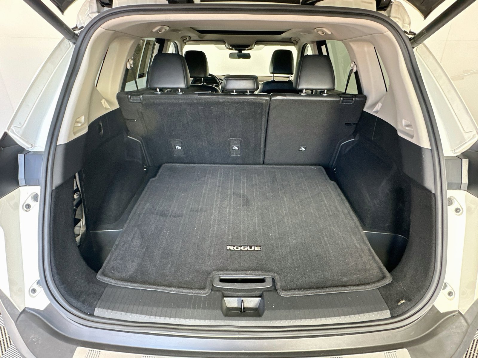 Used 2021 Nissan Rogue SV w/ Premium Package AWD/4WD image 25