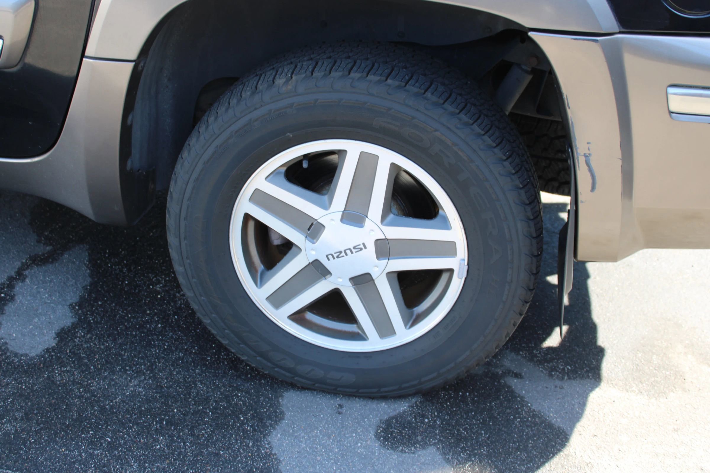 Used 2003 Isuzu Ascender S image 24