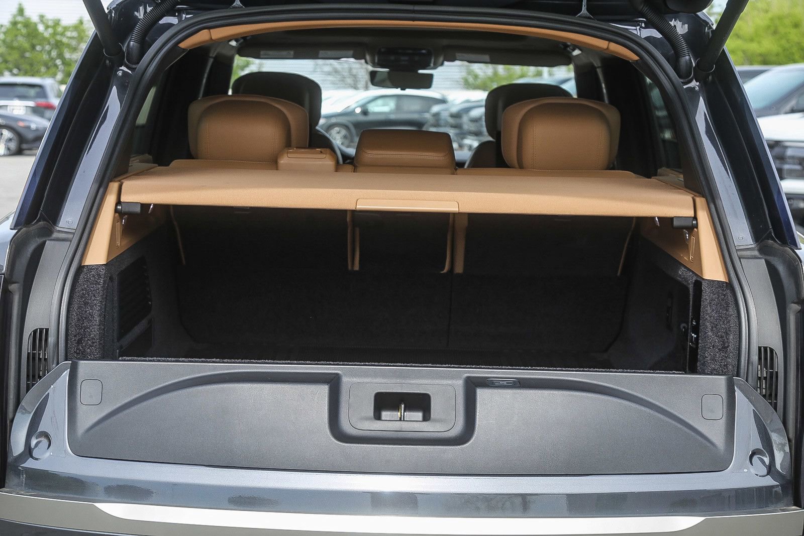 Used 2023 Land Rover Range Rover Autobiography image 25