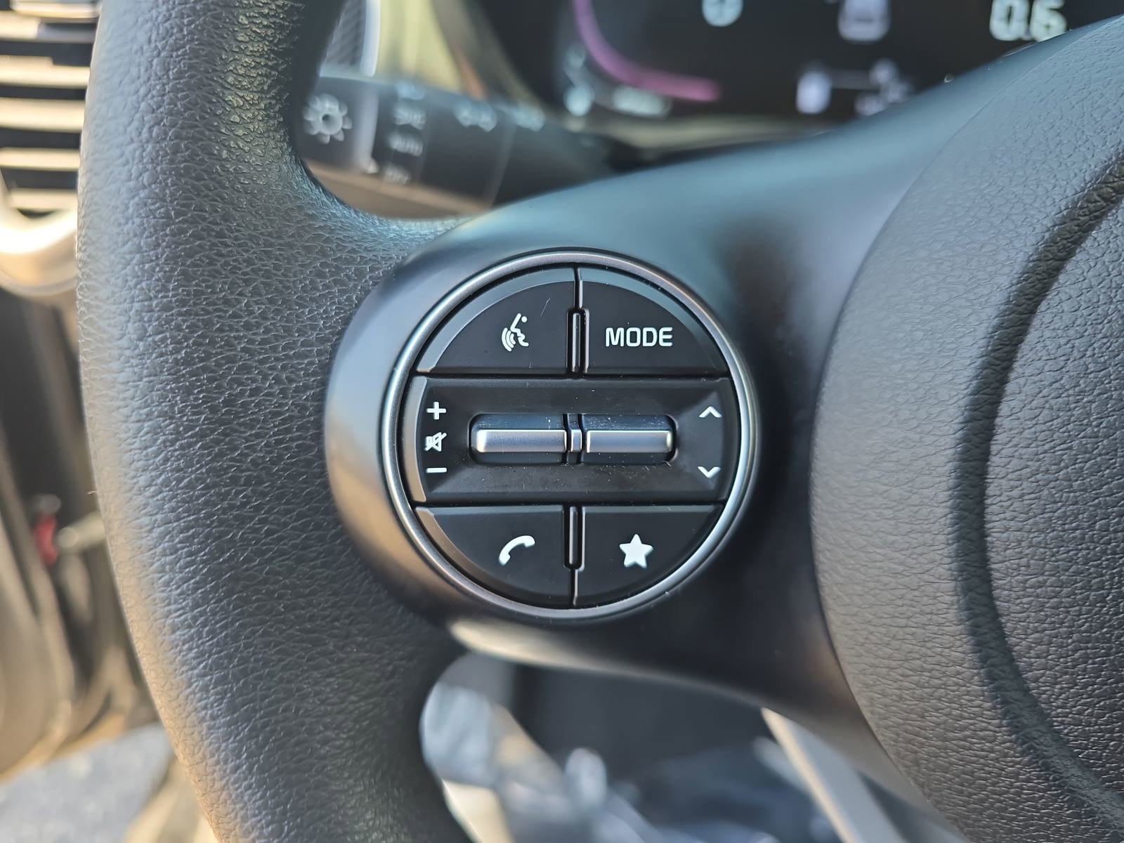 Used 2024 Kia Soul LX w/ Option Group 015 FWD image 19