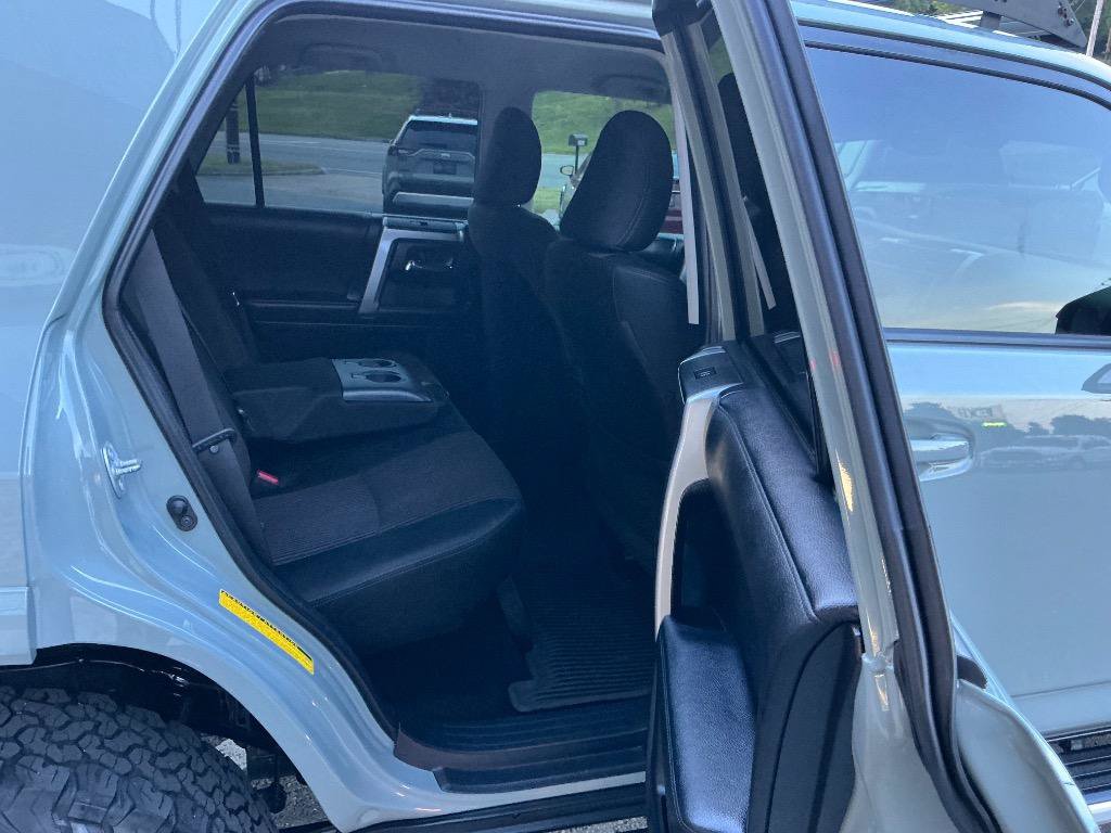 Used 2022 Toyota 4Runner Trail Special Edition AWD/4WD image 8
