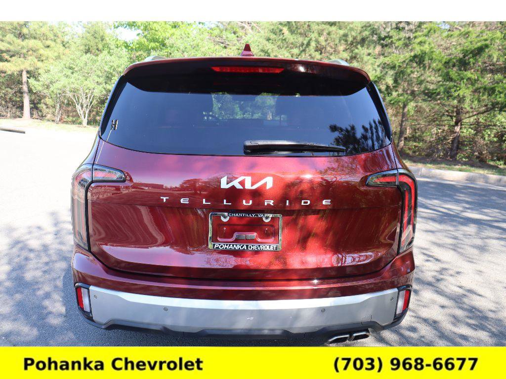 Used 2024 Kia Telluride EX w/ EX Captain's Chair Package image 6
