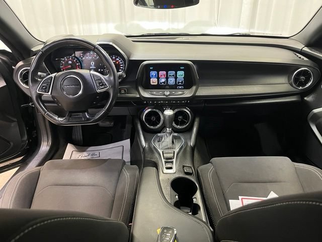 Used 2017 Chevrolet Camaro SS RWD image 5