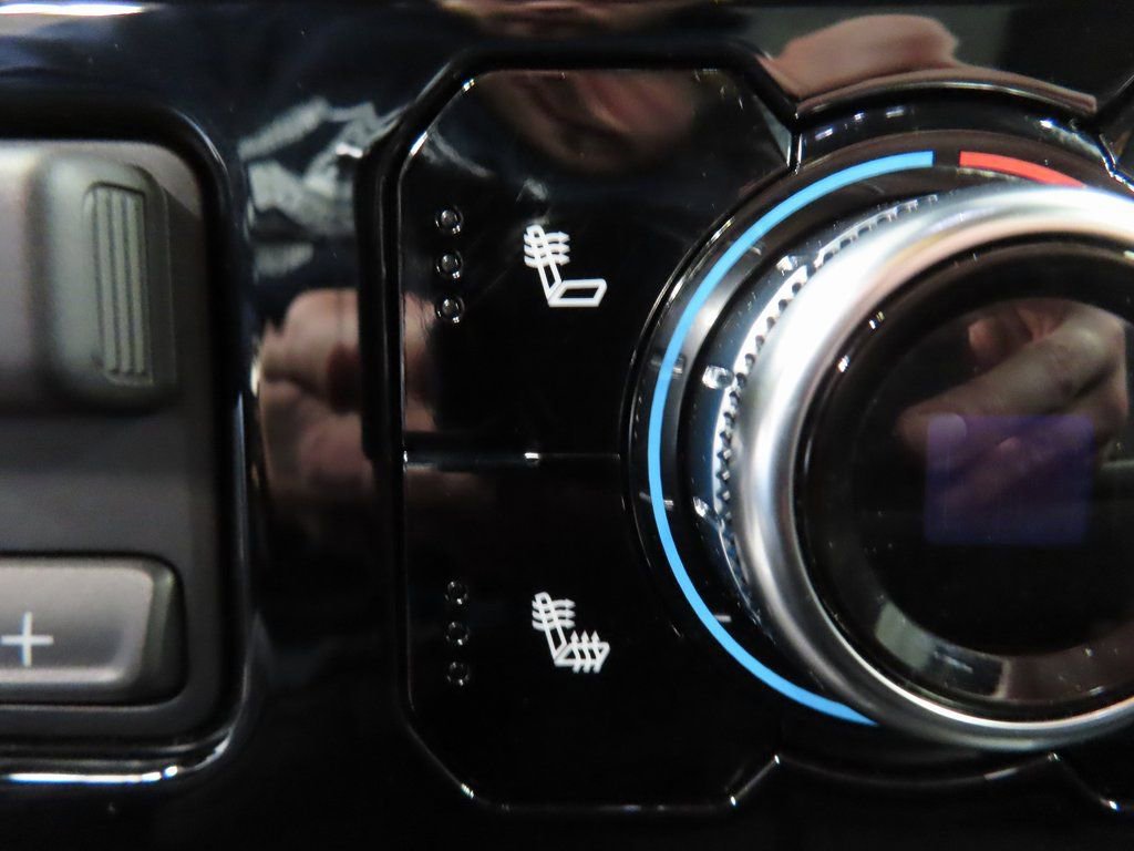 Used 2024 GMC Sierra 3500 SLE w/ SLE Convenience Package image 64