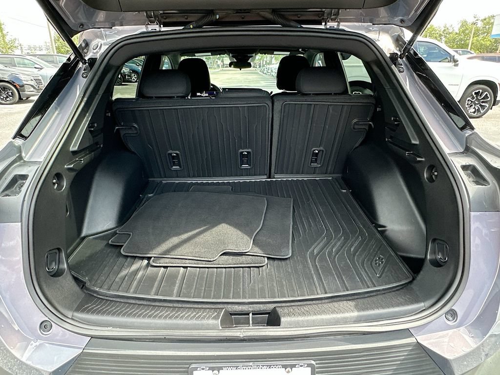 Certified 2025 Chevrolet Equinox EV LT FWD image 23