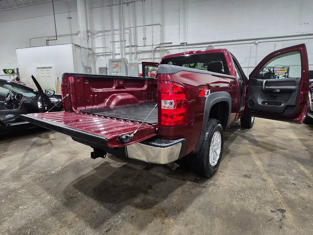 Used 2008 Chevrolet Silverado 1500 LT w/ Suspension Package, Off-Road AWD/4WD image 6