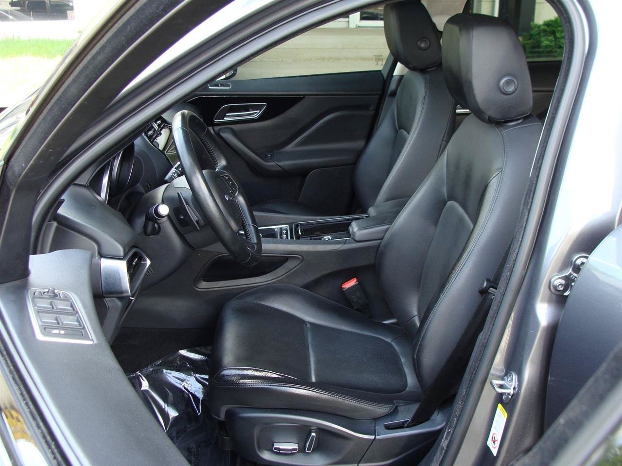 Used 2019 Jaguar F-PACE Premium AWD/4WD image 7
