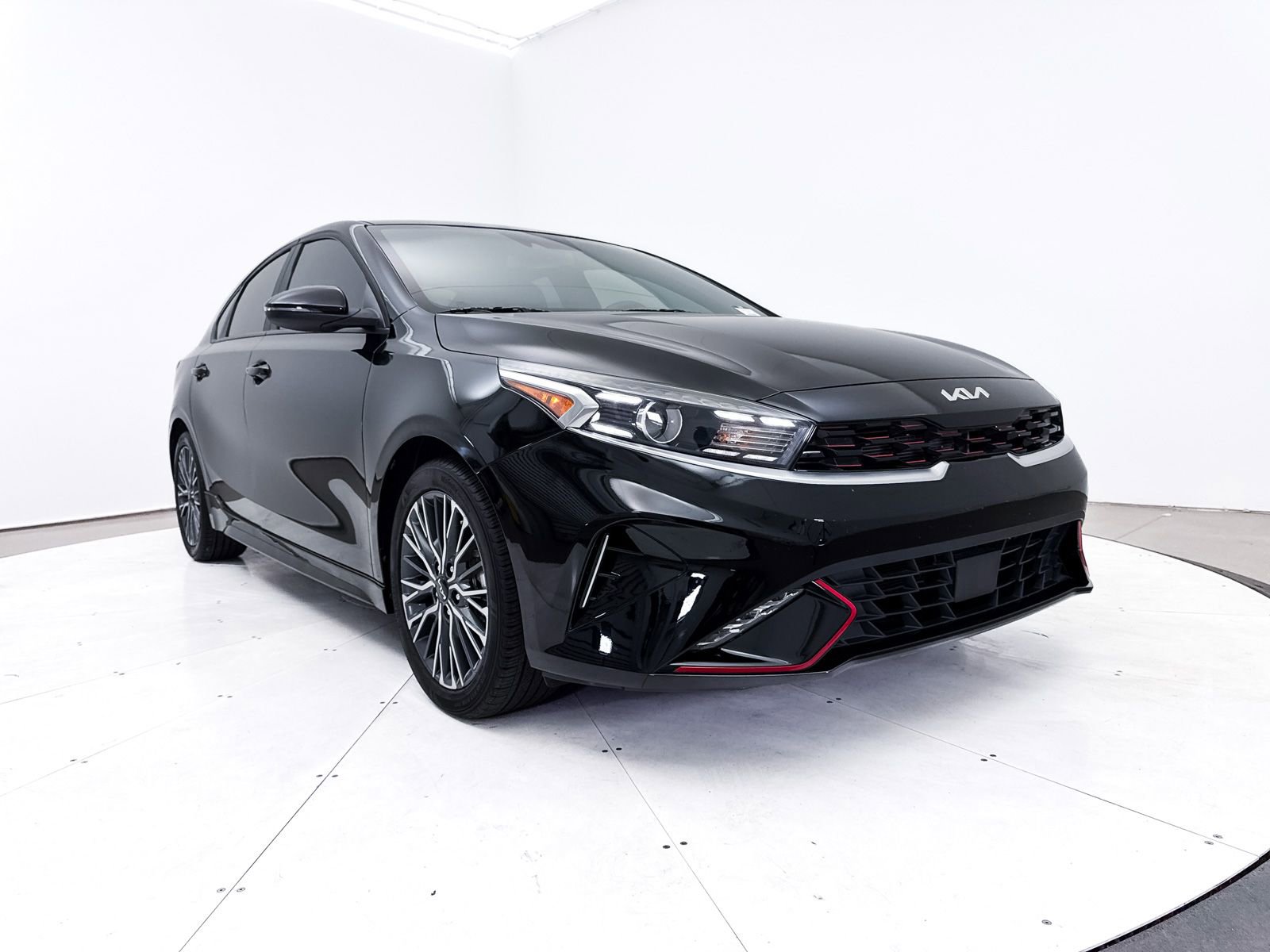 Certified 2024 Kia Forte GT-Line image 12