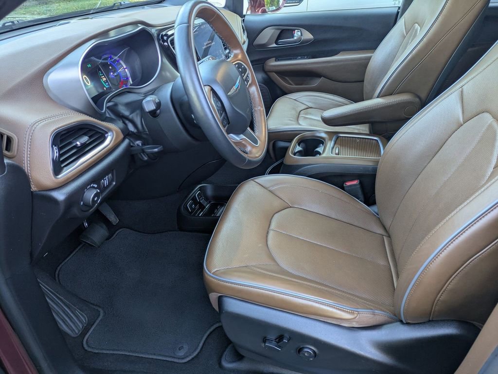 Used 2020 Chrysler Pacifica Limited w/ Advanced Safetytec Group image 13