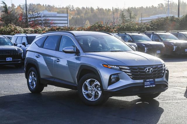 Used 2023 Nissan Rogue SV image 2