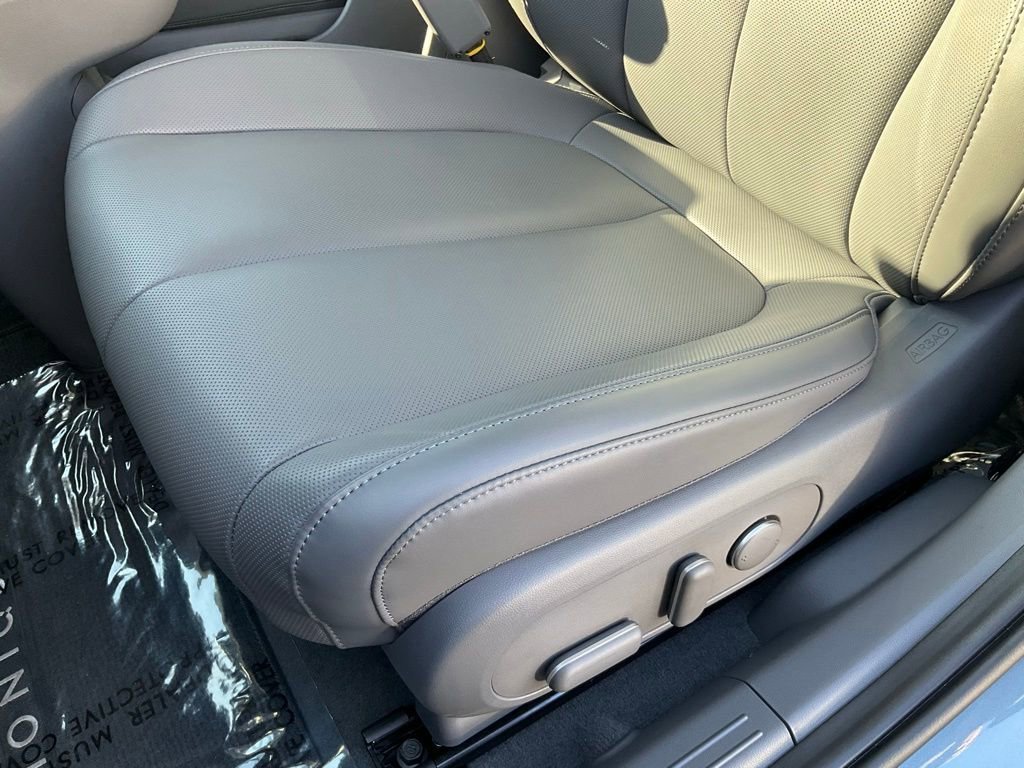 Used 2025 Hyundai Ioniq 5 SEL image 17