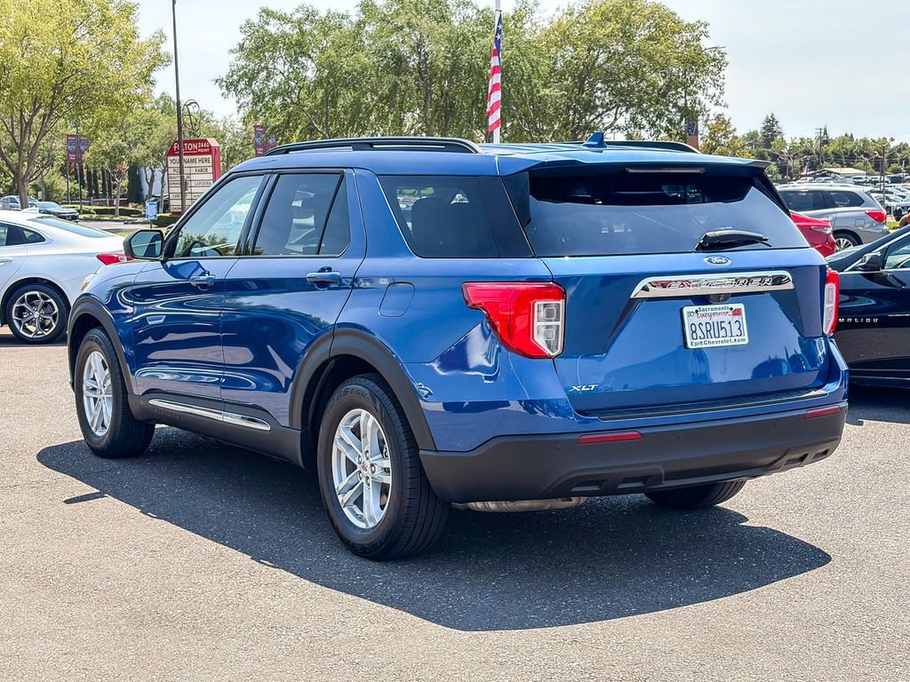 Used 2020 Ford Explorer XLT RWD image 2