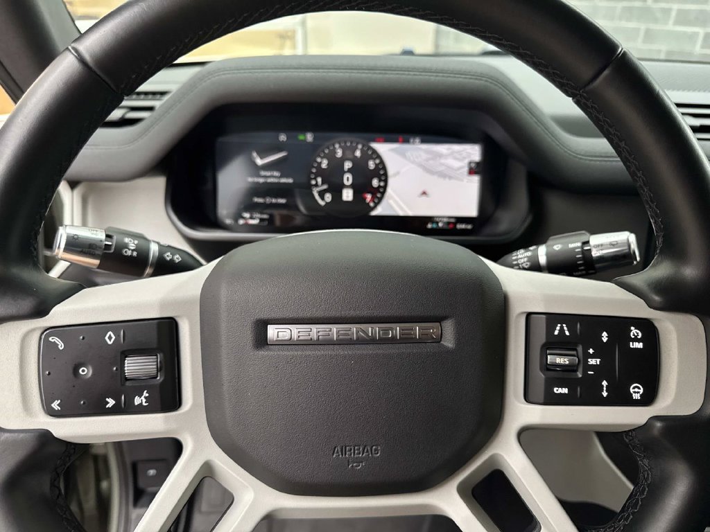 Used 2021 Land Rover Defender 90 First Edition AWD/4WD image 26