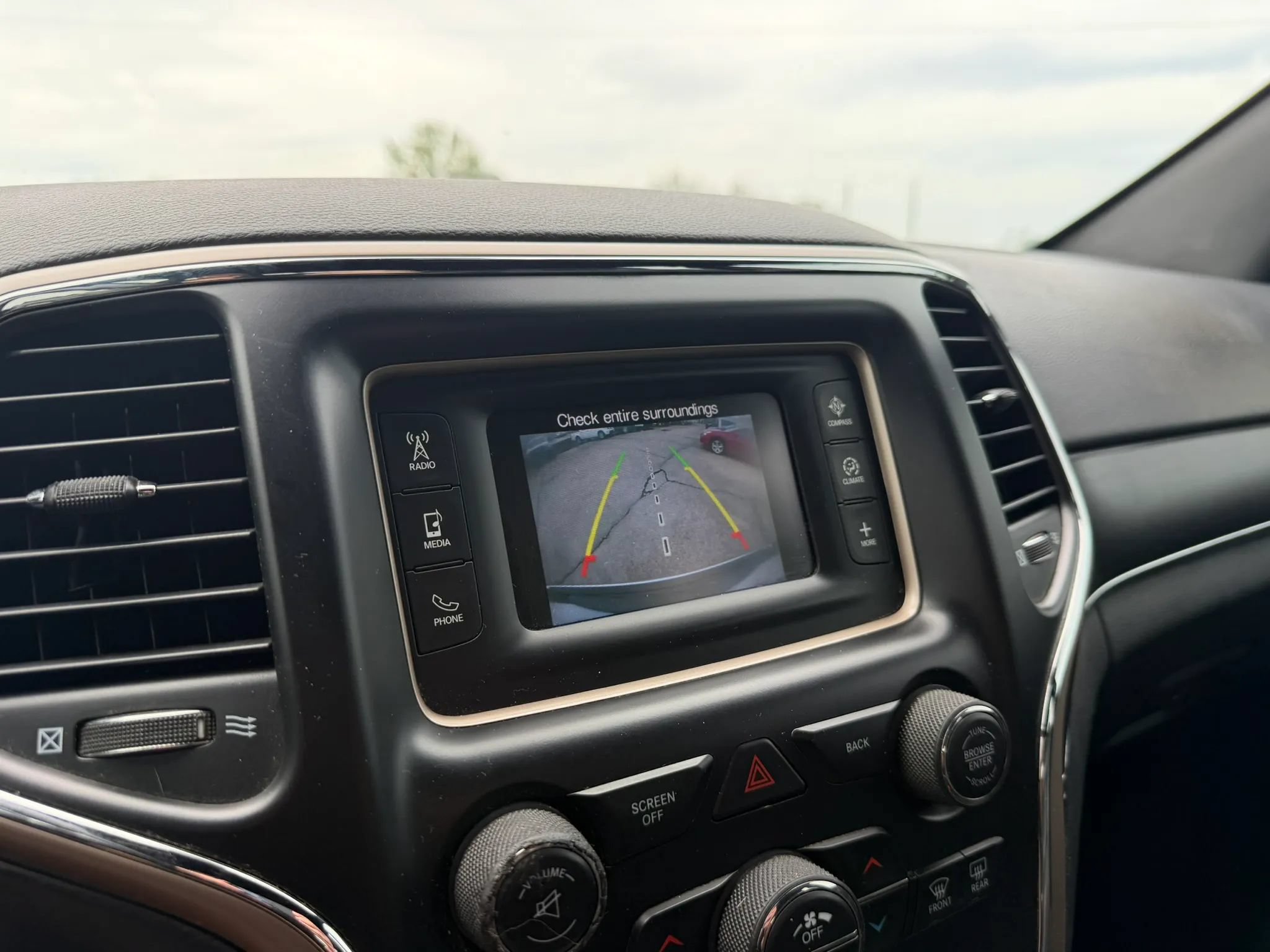 Used 2017 Jeep Grand Cherokee Limited RWD image 13