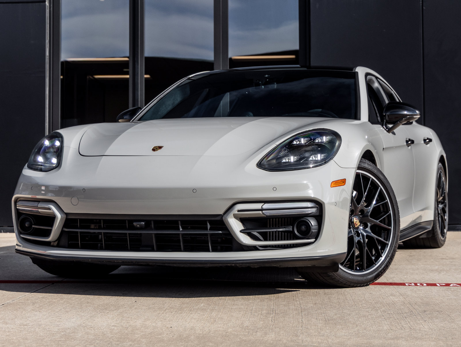Certified 2022 Porsche Panamera GTS w/ Premium Package AWD/4WD image 1