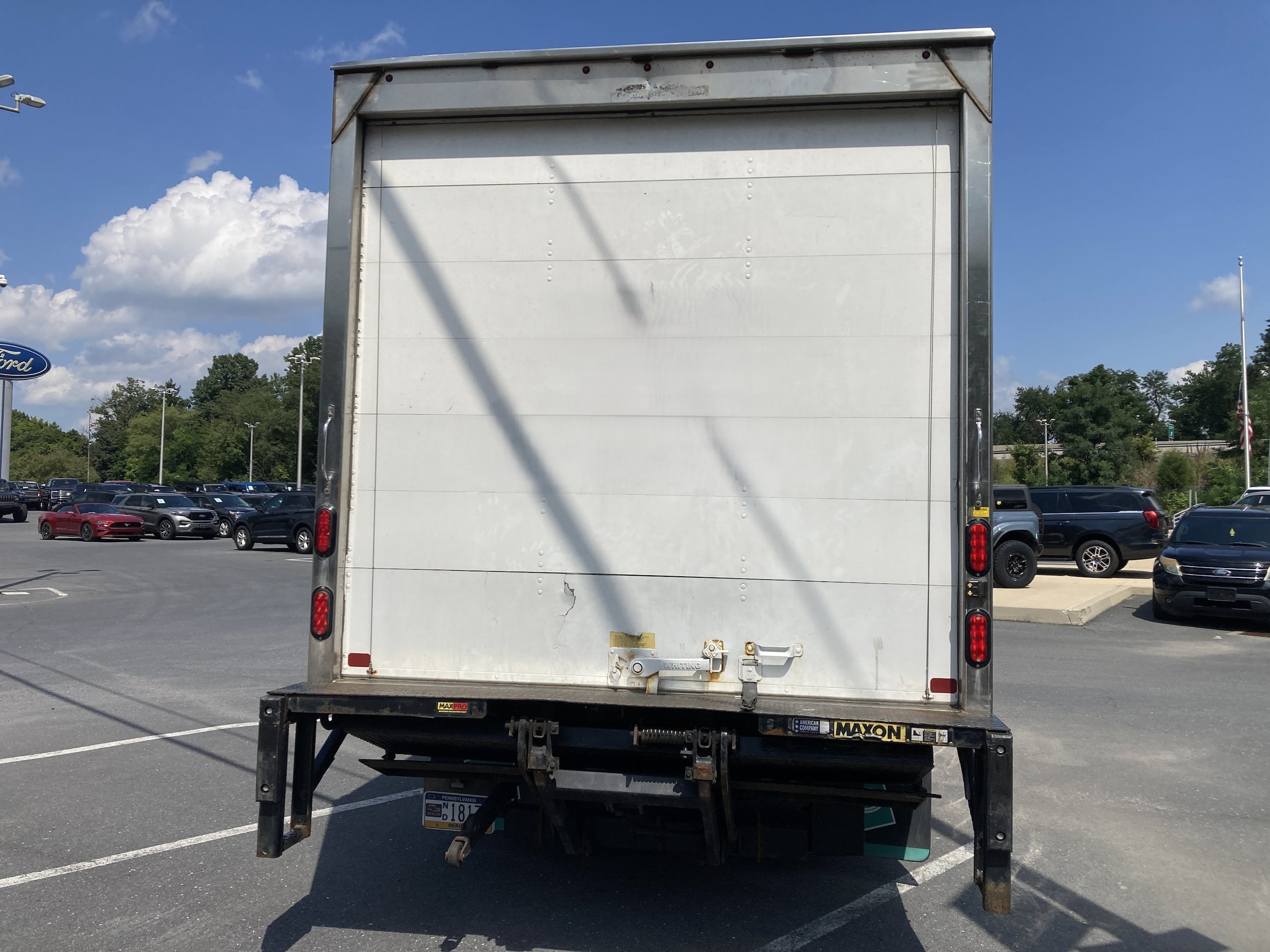 Used 2021 Isuzu NPR RWD image 16