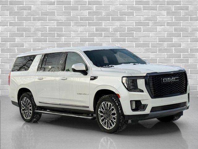 Used 2023 GMC Yukon XL Denali Ultimate image 9