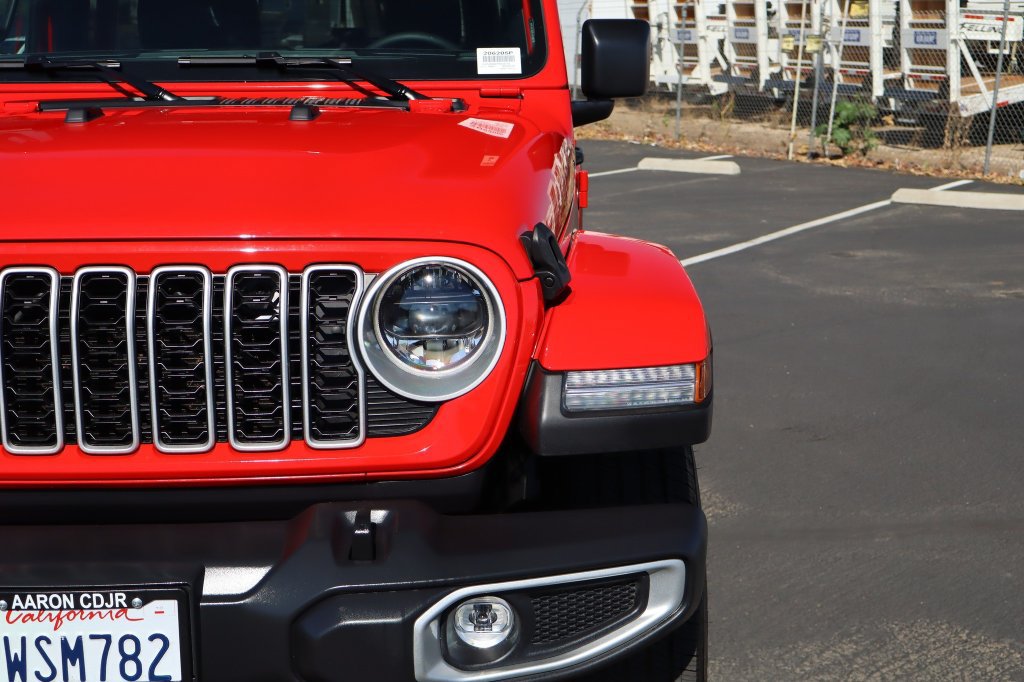 Certified 2026 Jeep Wrangler Unlimited Sahara AWD/4WD image 8