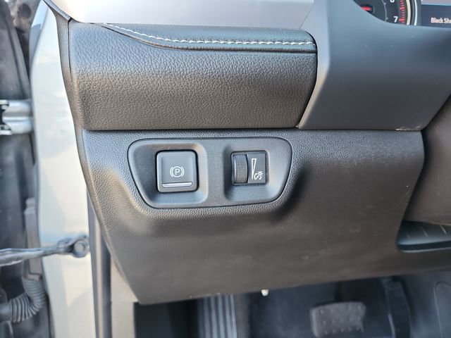 Used 2023 GMC Acadia SLT image 13